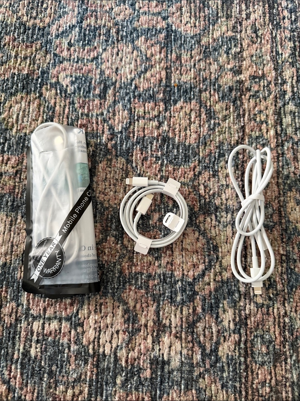 White Cell Phone NEW Charging Cables Set 3
3ft USB-C to Lightning